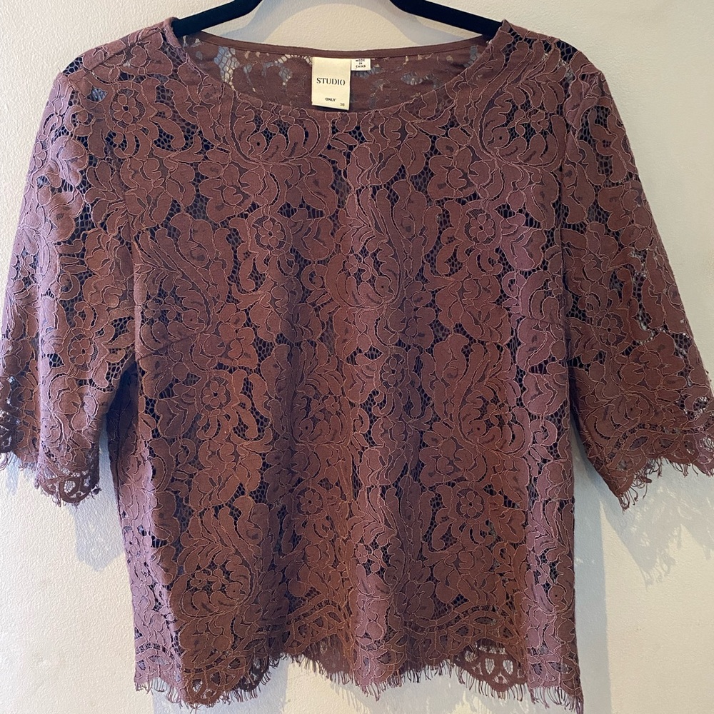 ONLY Studio lace top chocolate size 8 or medium